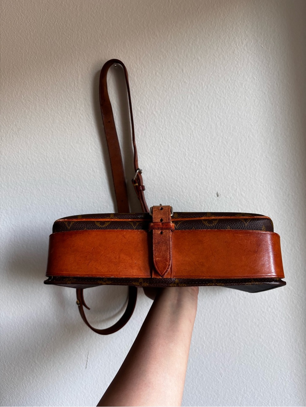 Louis Vuitton Monogram Crossbody with Tan Leather Tab - Picture 10 of 16